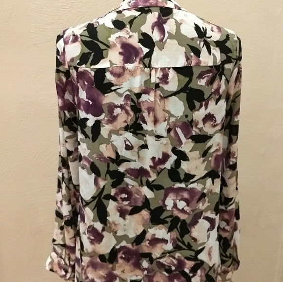 Vera Wang v neck blouse - Picture 3 of 8